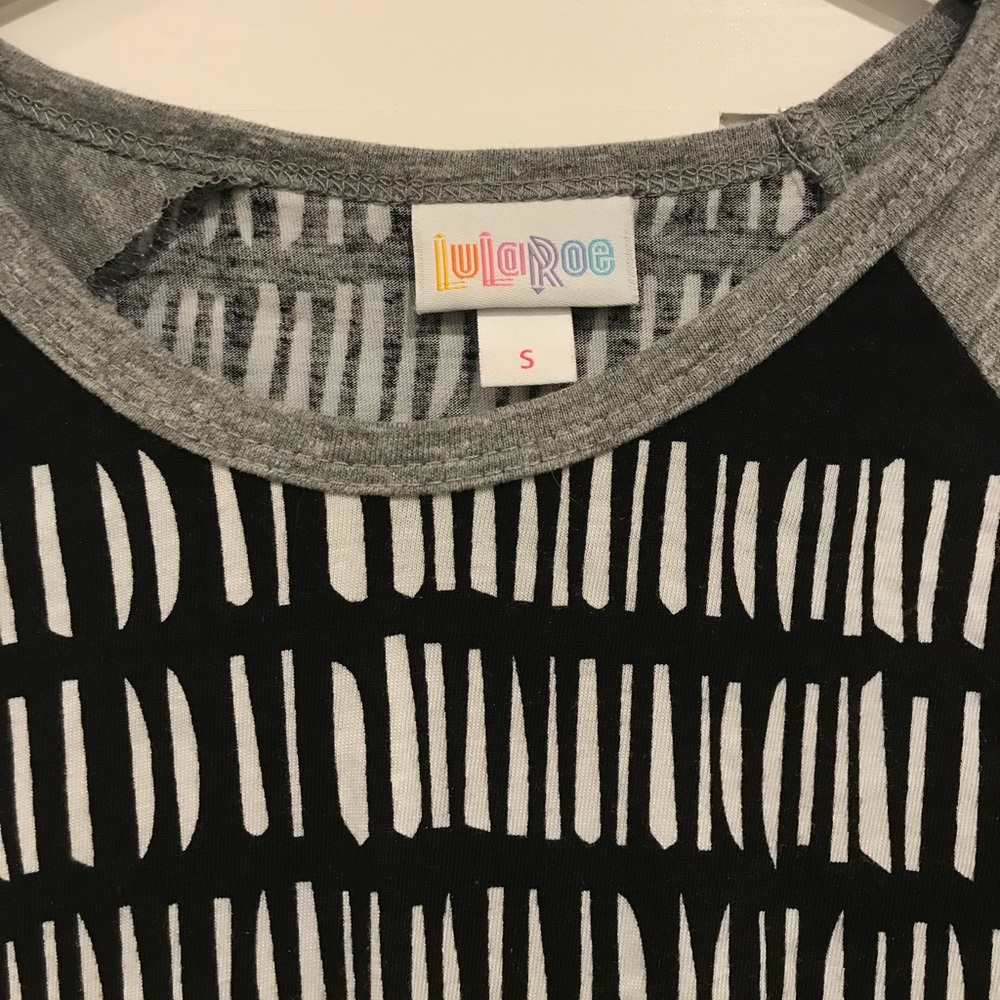 🖤 Lularoe Randy Baseball T - Picture 2 of 2